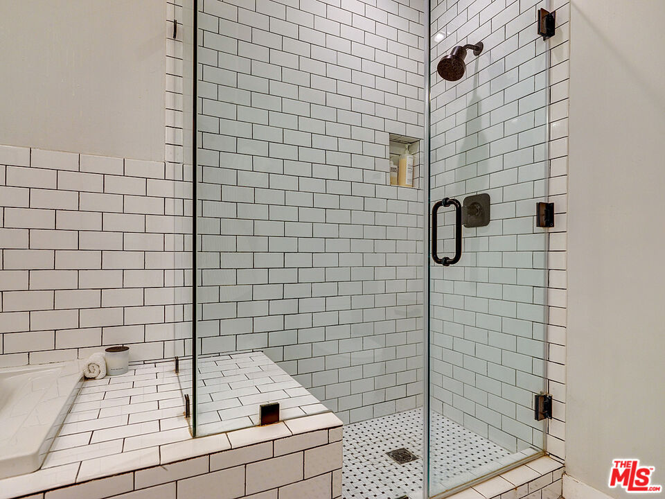 1830 Westholme Ave Unit: 310