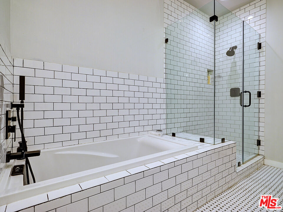 1830 Westholme Ave Unit: 310