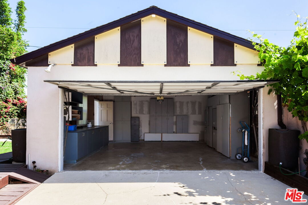 6337 W 83rd St