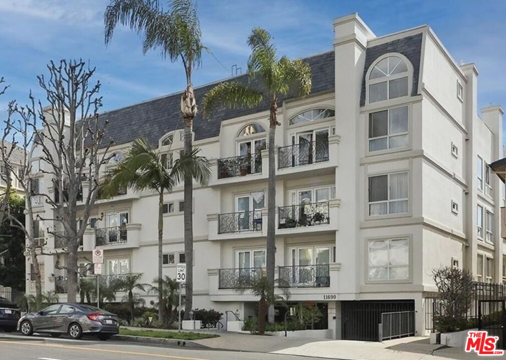 11690 Montana Ave Unit: 306