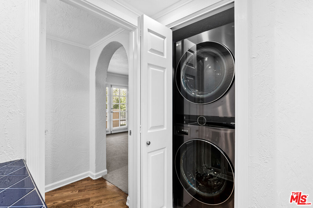 910 N Alfred St Unit: 1