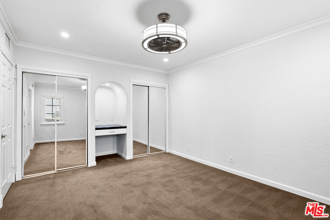 910 N Alfred St Unit: 1