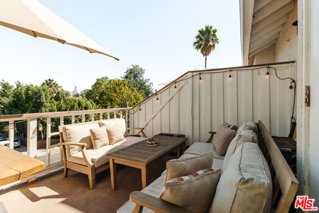 727 N La Fayette Park Pl