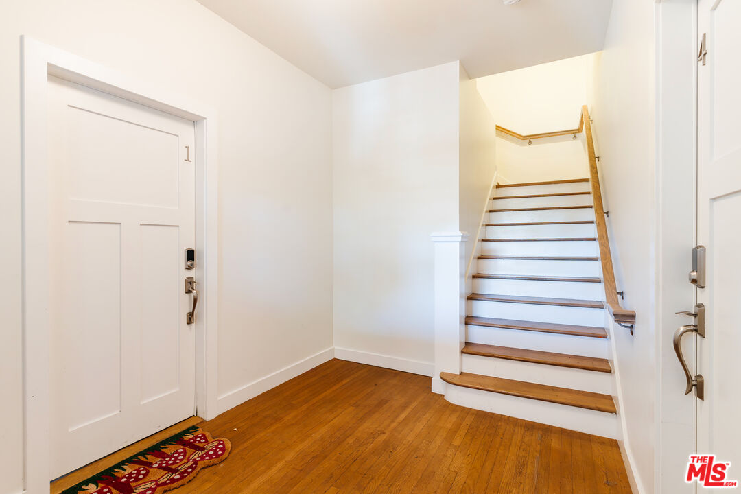 727 N La Fayette Park Pl