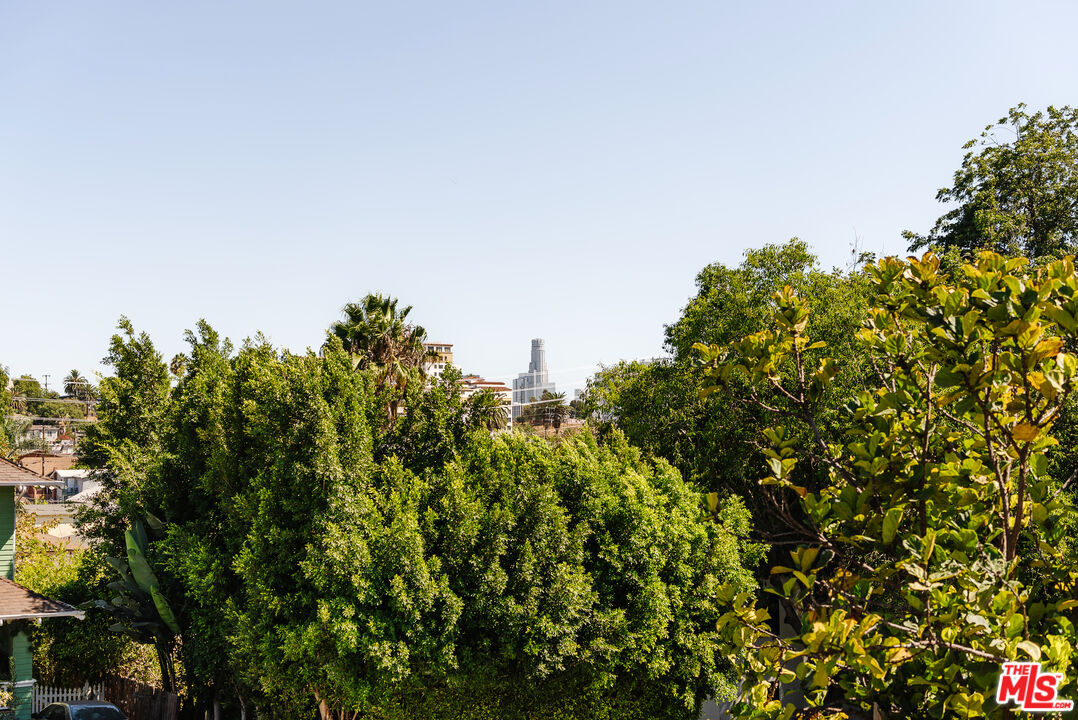 727 N La Fayette Park Pl