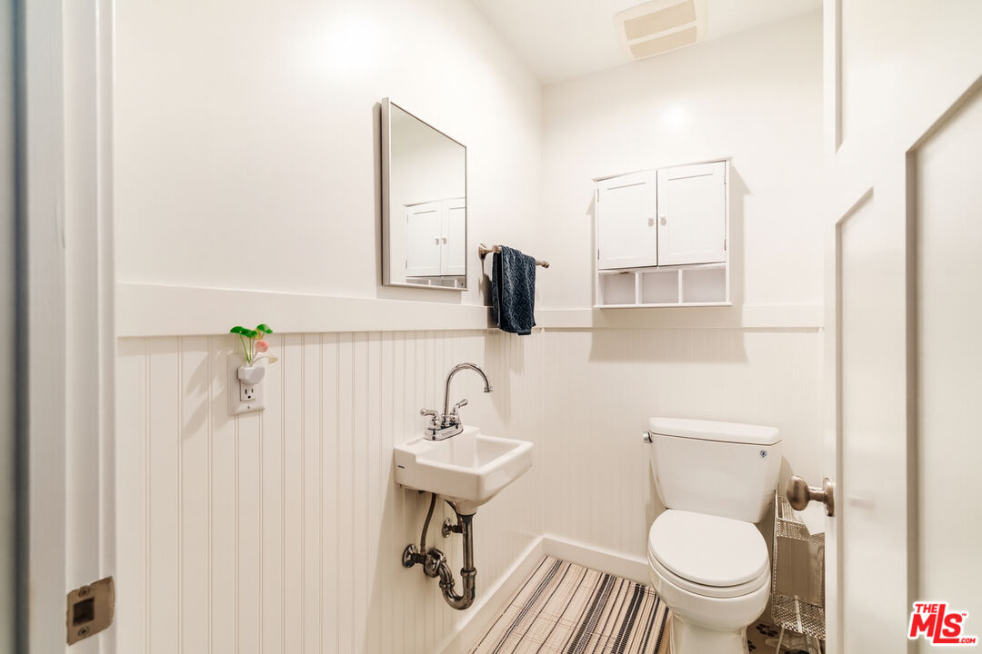 727 N La Fayette Park Pl