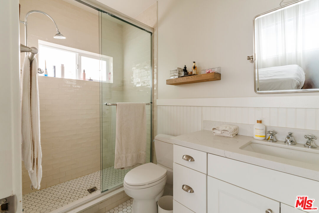 727 N La Fayette Park Pl