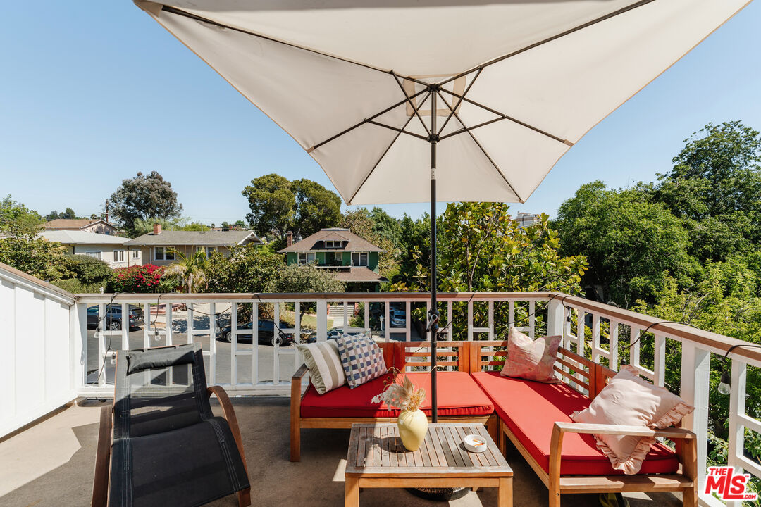 727 N La Fayette Park Pl