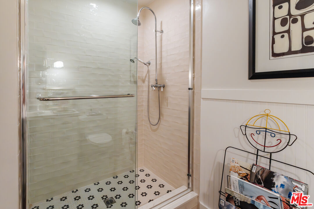 727 N La Fayette Park Pl