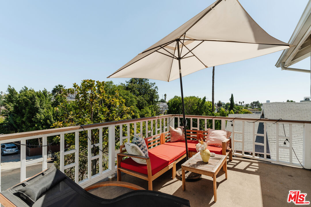 727 N La Fayette Park Pl