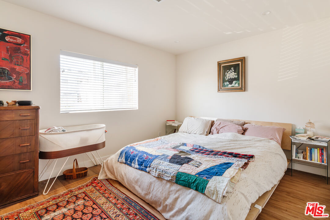 727 N La Fayette Park Pl