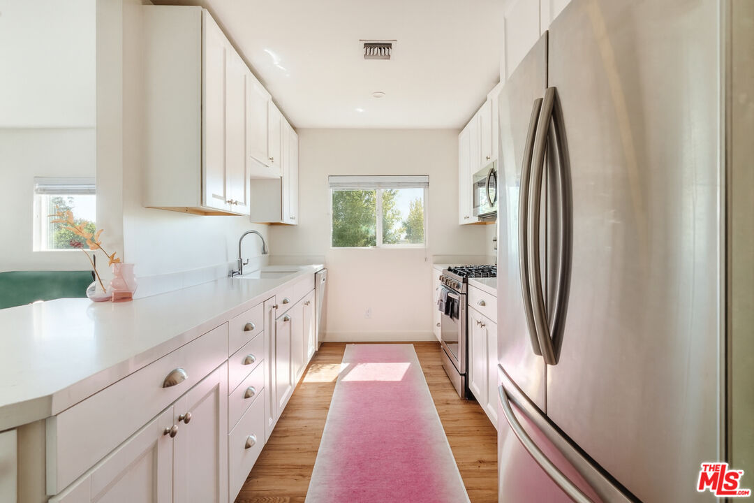 727 N La Fayette Park Pl