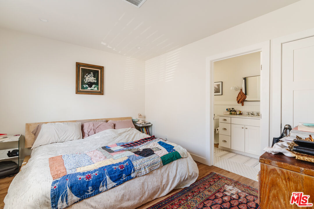 727 N La Fayette Park Pl