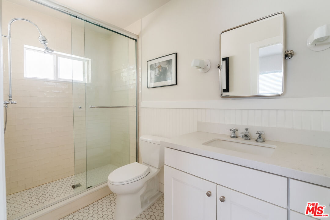 727 N La Fayette Park Pl