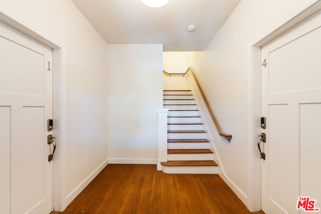 727 N La Fayette Park Pl