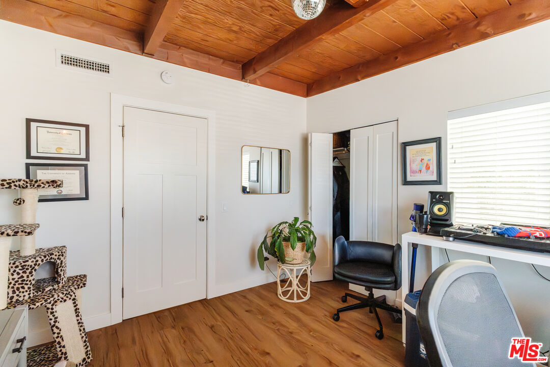 727 N La Fayette Park Pl