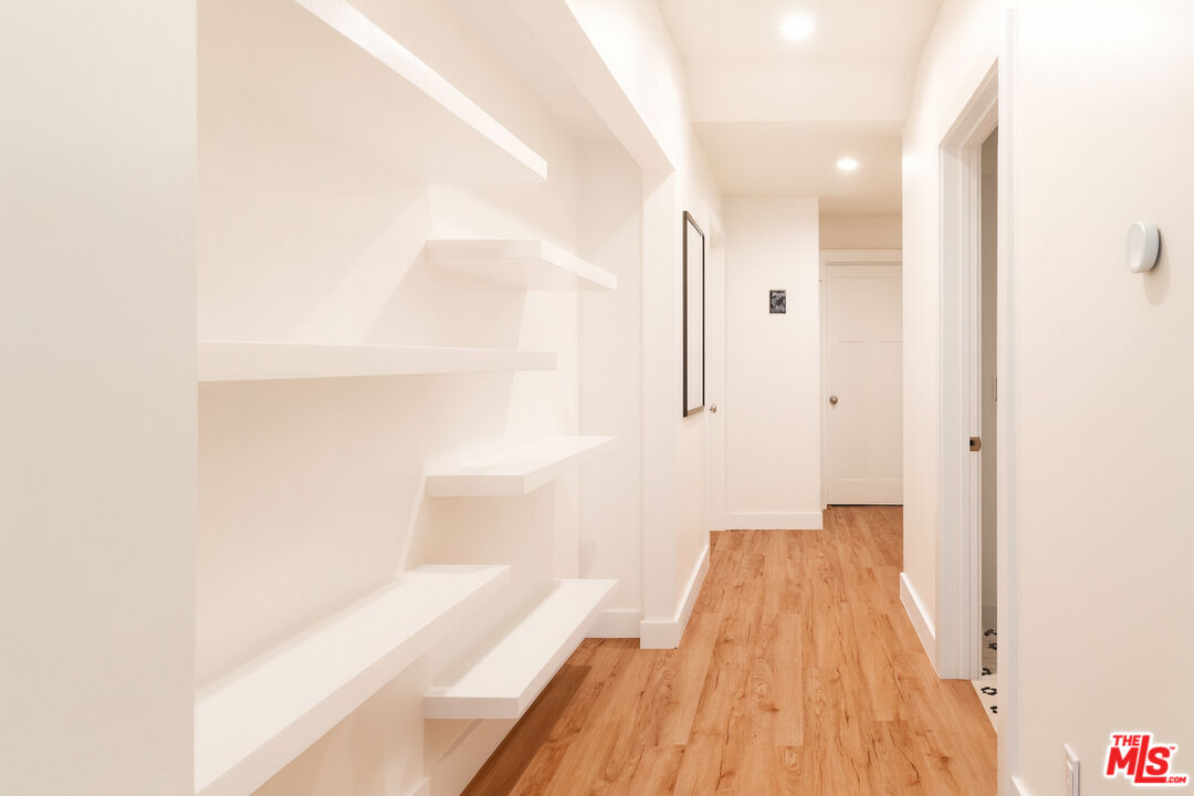 727 N La Fayette Park Pl