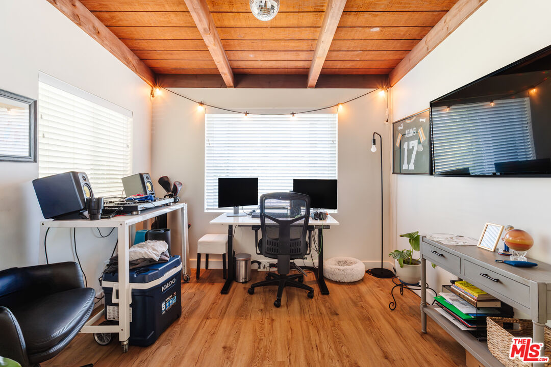 727 N La Fayette Park Pl