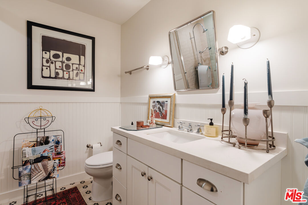 727 N La Fayette Park Pl