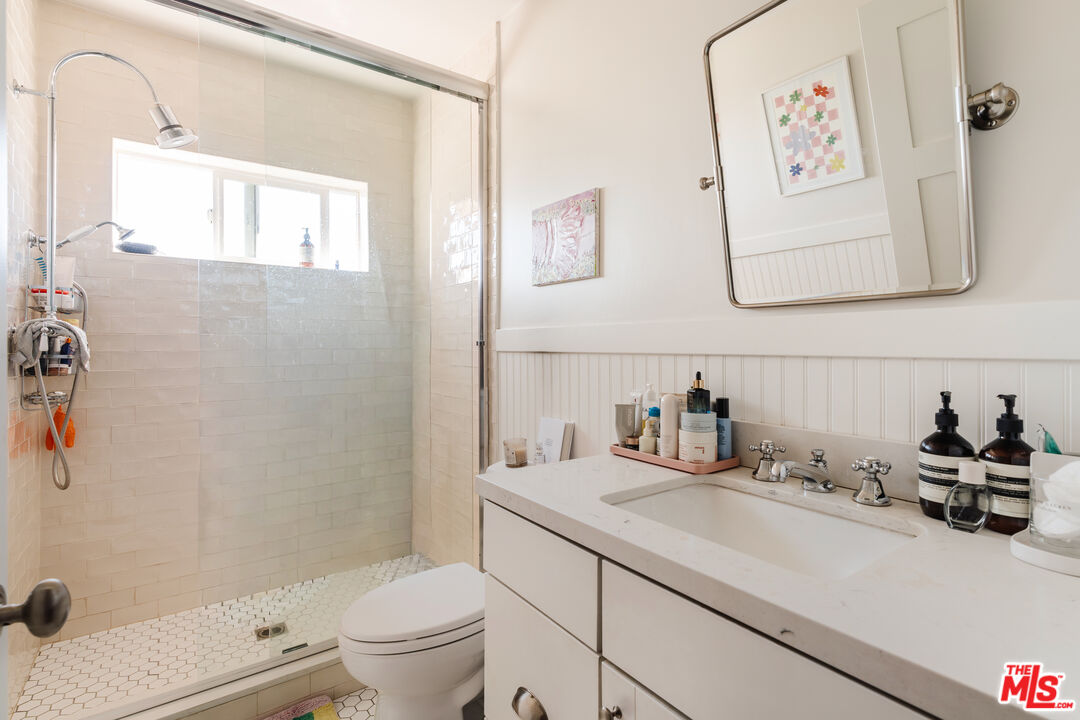 727 N La Fayette Park Pl