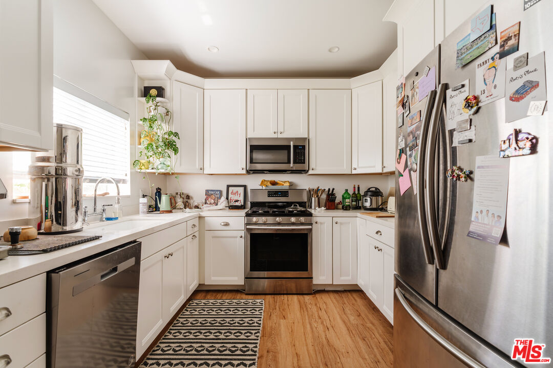 727 N La Fayette Park Pl