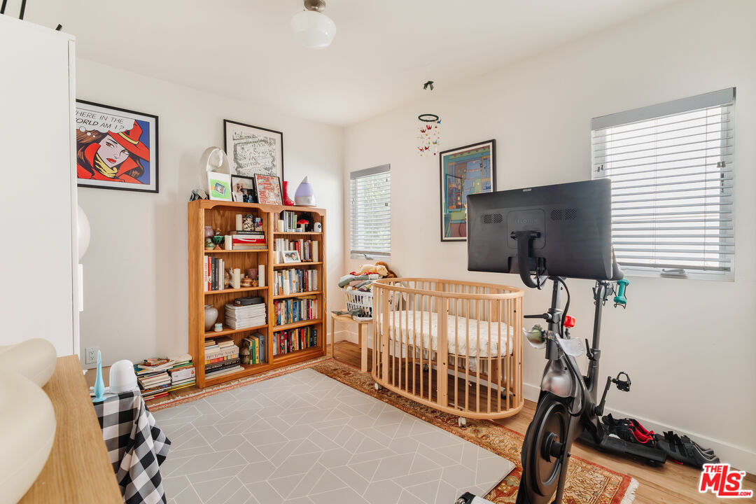 727 N La Fayette Park Pl