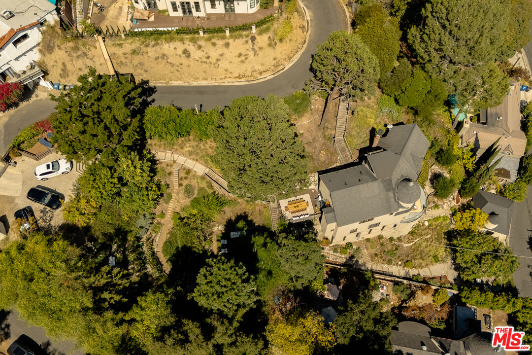 3105 Ledgewood Dr