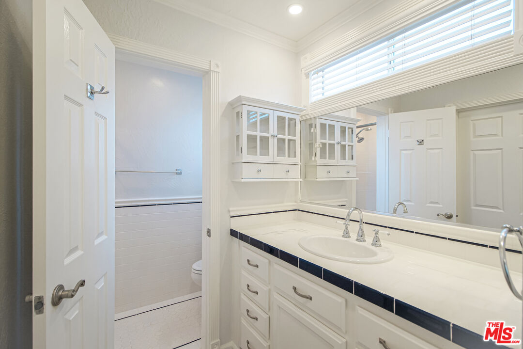 930 S Bedford St Unit: 4
