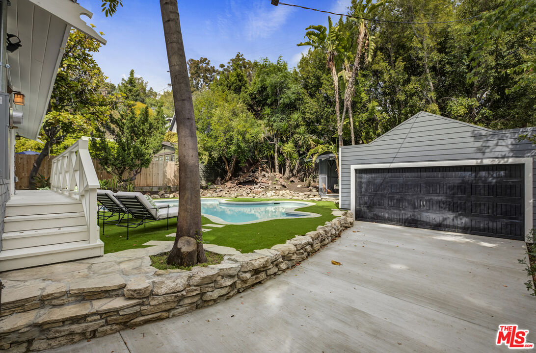 1926 N Wilton Pl