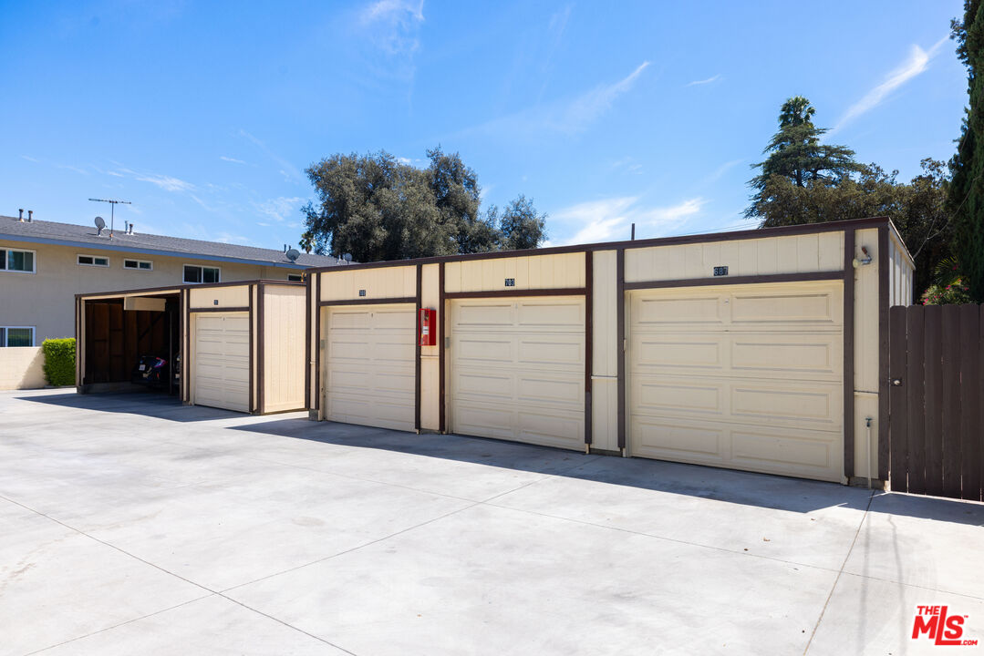 687 E Orange Grove Blvd