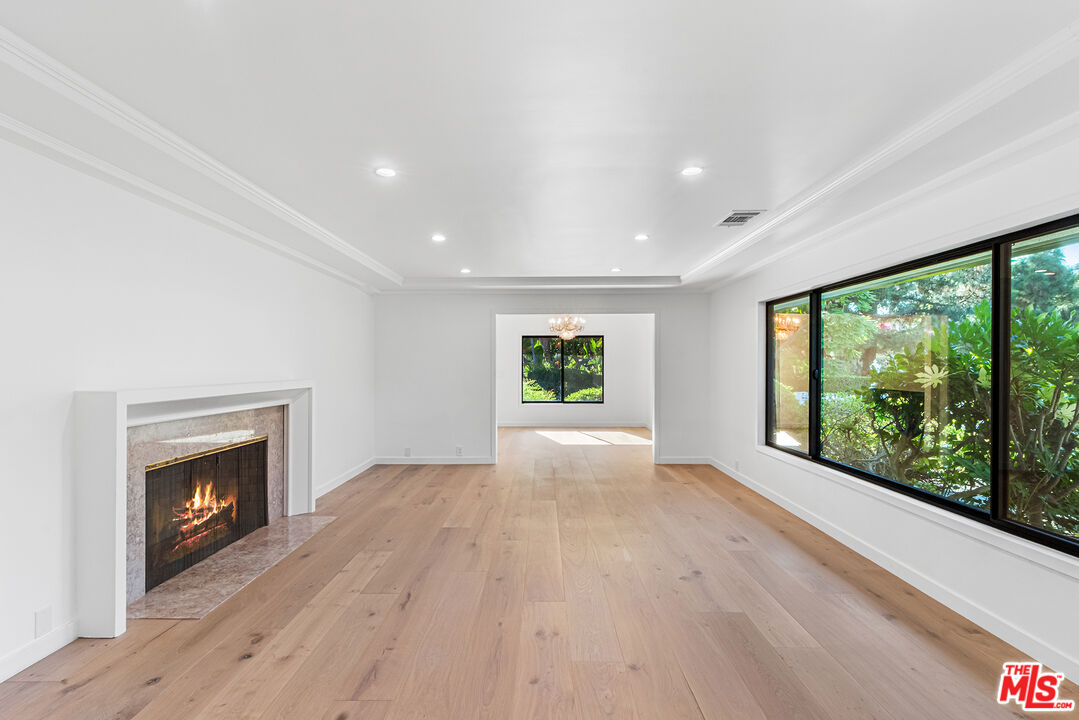 5160 Los Feliz Blvd