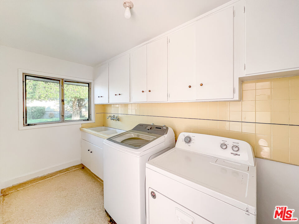 5160 Los Feliz Blvd