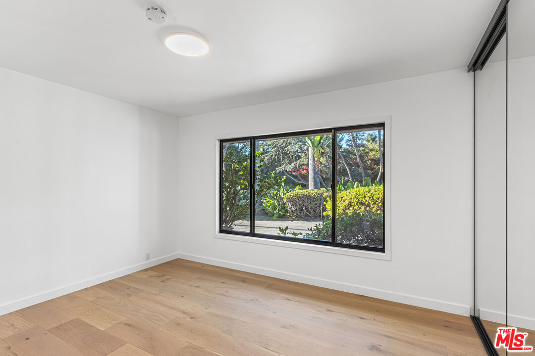 5160 Los Feliz Blvd