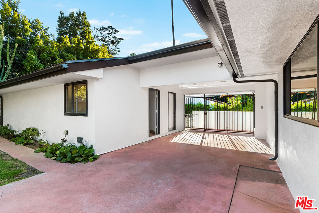 5160 Los Feliz Blvd