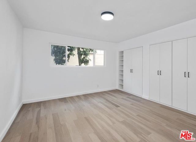 560 N KINGS RD Unit: 6
