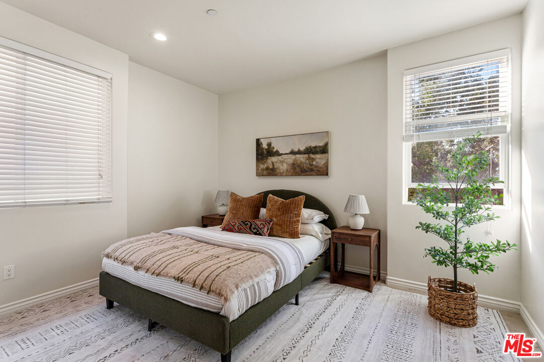 630 E Olive Ave Unit: 208