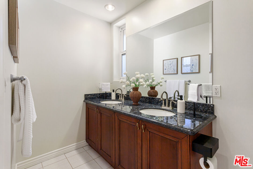 630 E Olive Ave Unit: 208