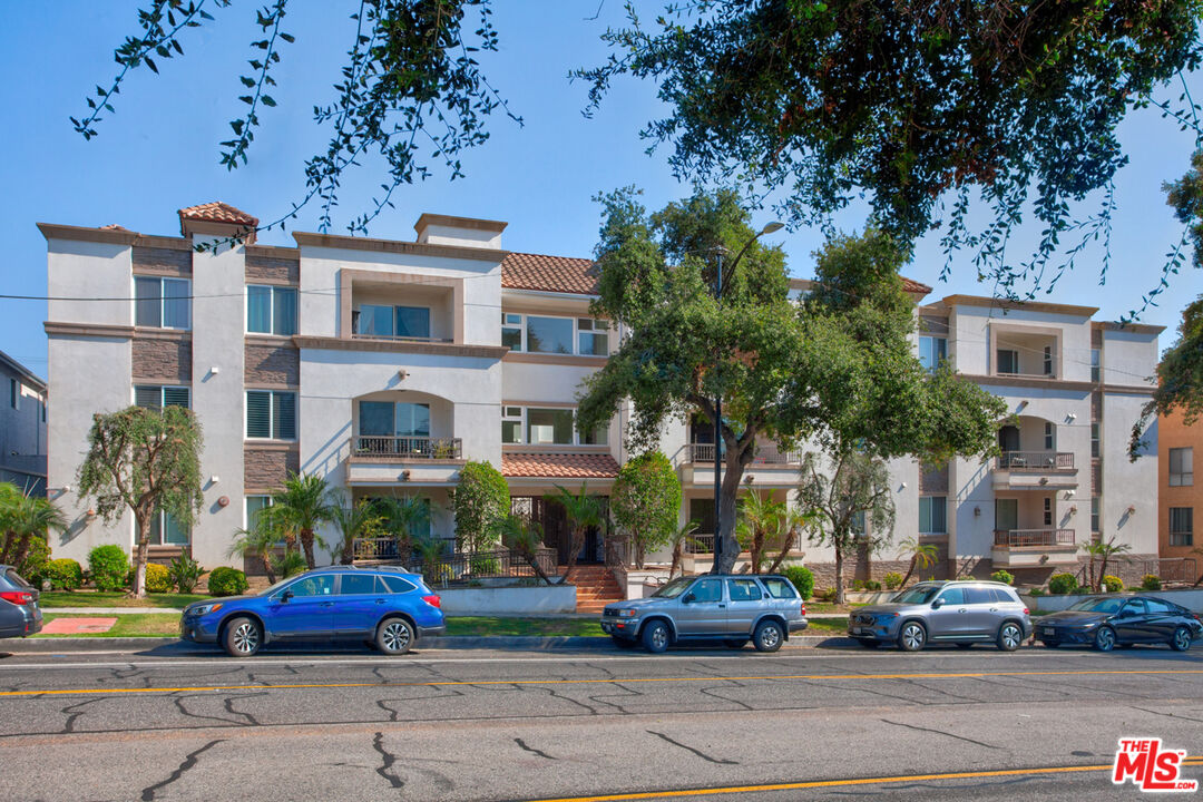630 E Olive Ave Unit: 208