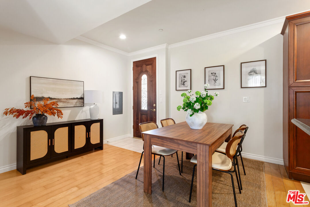 630 E Olive Ave Unit: 208