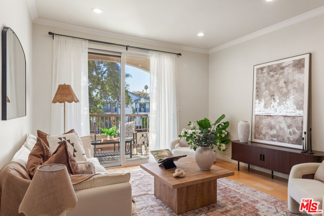 630 E Olive Ave Unit: 208