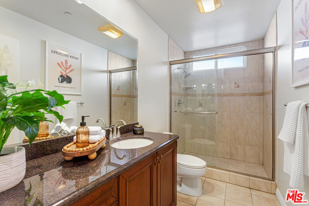 630 E Olive Ave Unit: 208