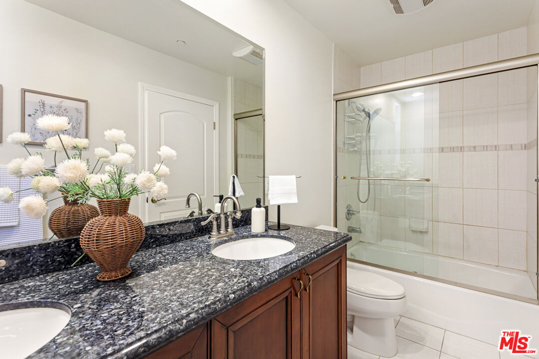 630 E Olive Ave Unit: 208