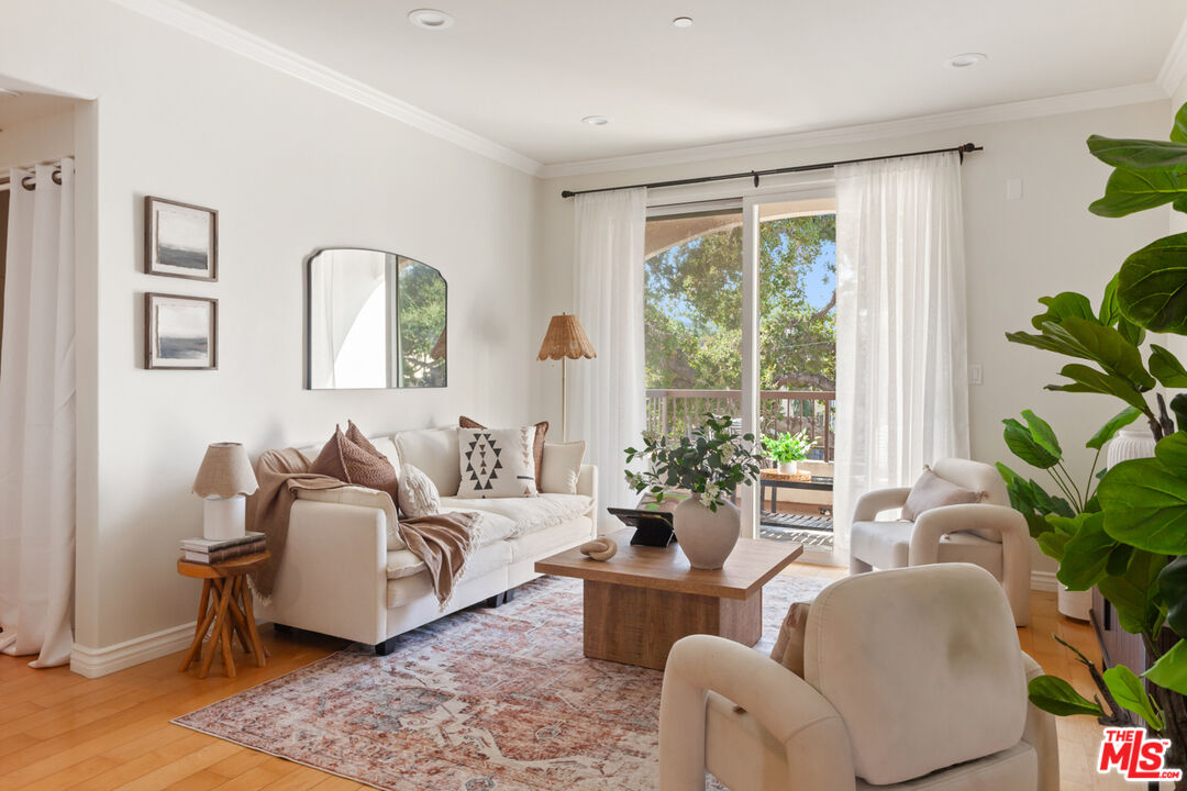 630 E Olive Ave Unit: 208