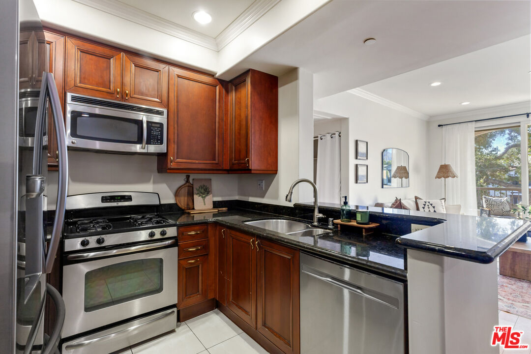 630 E Olive Ave Unit: 208