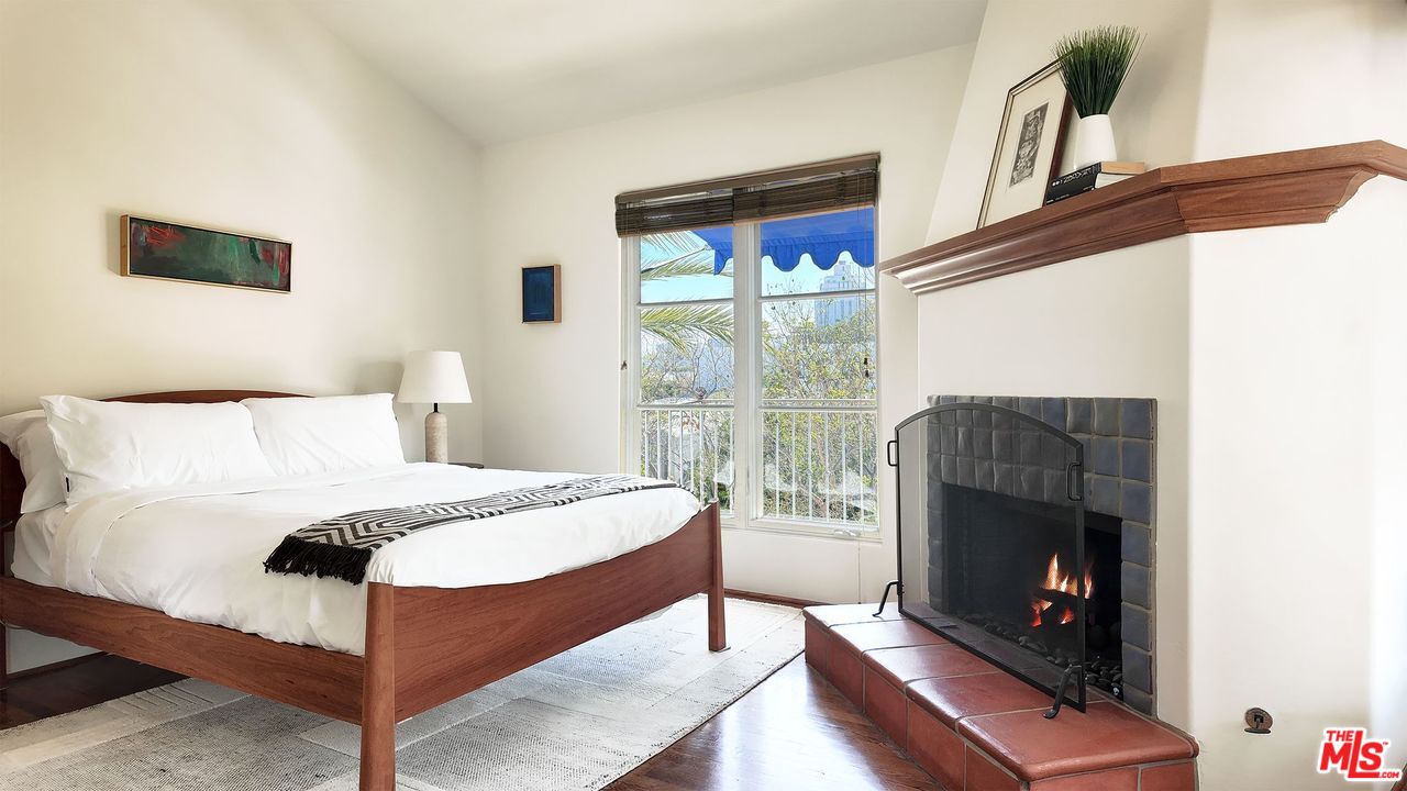 1414 N Harper Ave Unit: 4