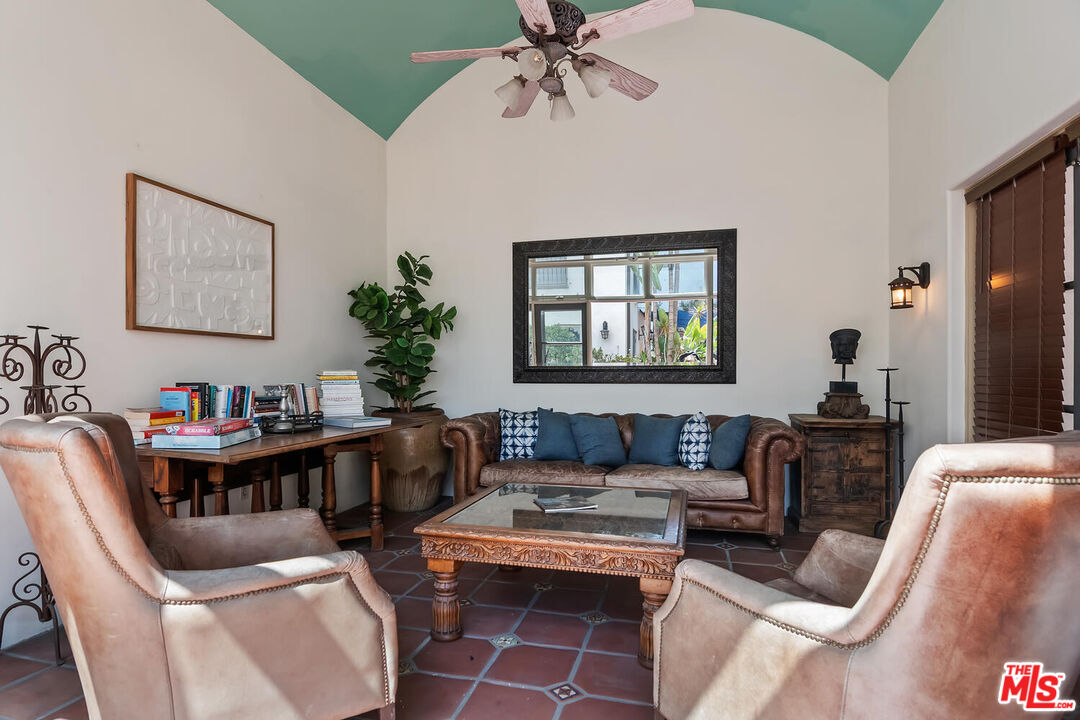 1414 N Harper Ave Unit: 4