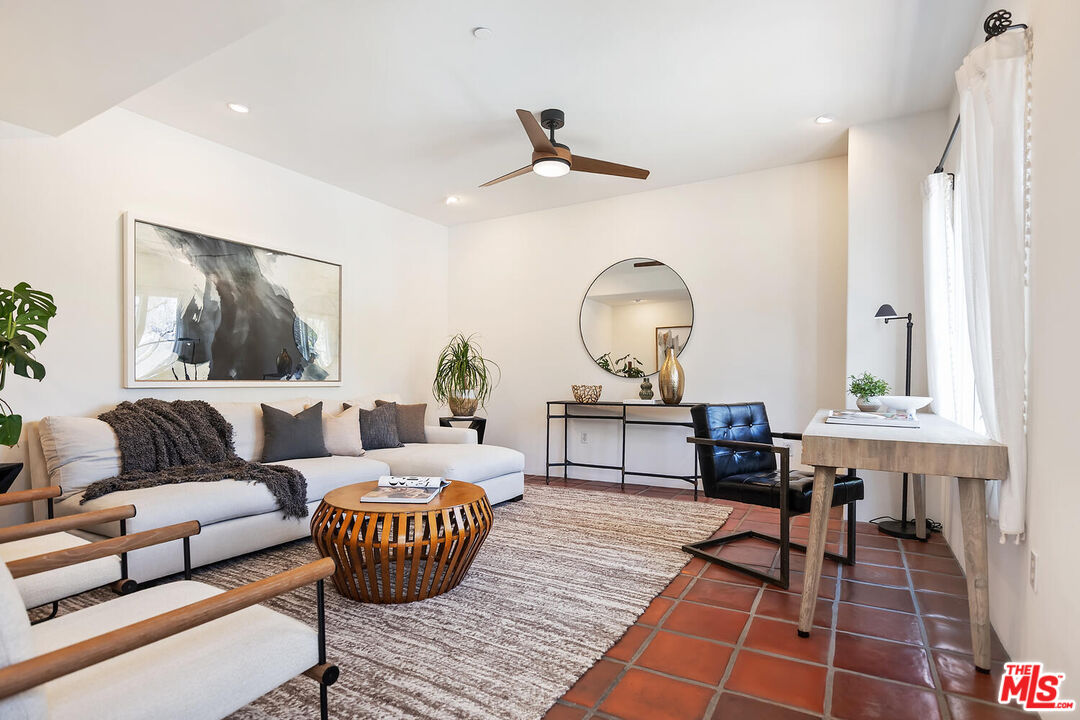 1414 N Harper Ave Unit: 4
