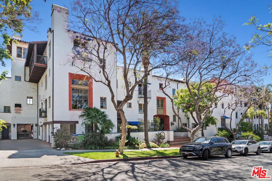 1414 N Harper Ave Unit: 4