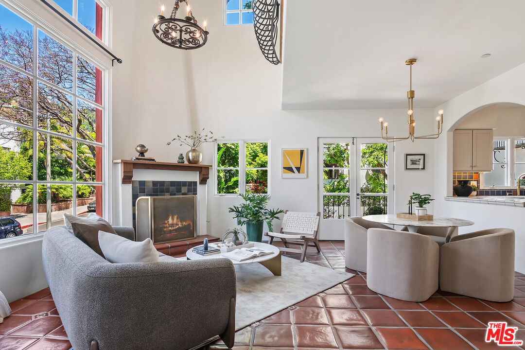 1414 N Harper Ave Unit: 4