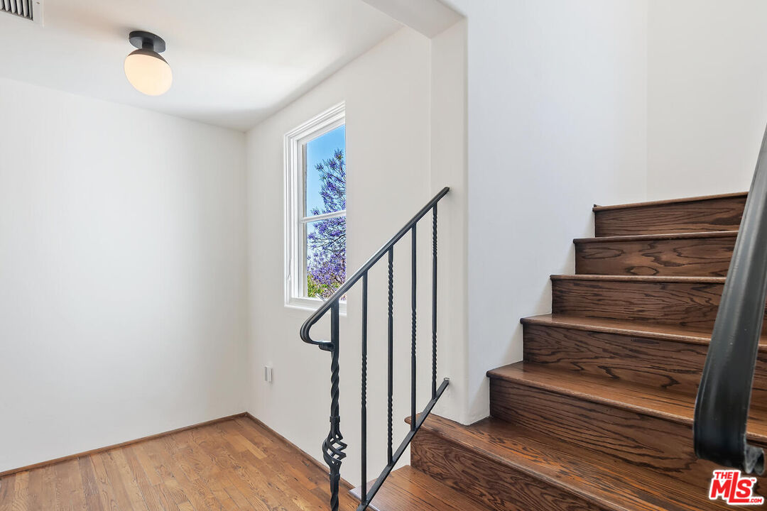 1414 N Harper Ave Unit: 4